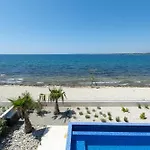 فيلة Adria Seafront D Private Pool