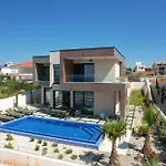 Adria Seafront D Private Pool فيلة زاتون