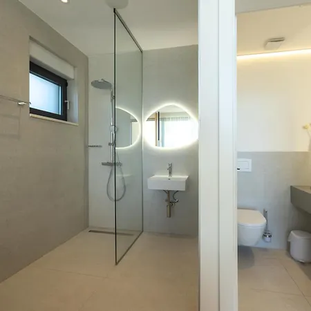 Adria Seafront D Private Pool Villa Zaton (Zadar)