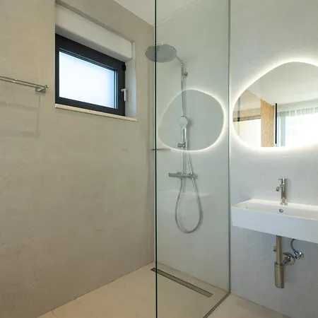 Adria Seafront D Private Pool Villa Zaton (Zadar)