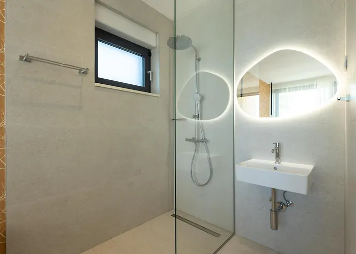 Adria Seafront D Private Pool Villa Zaton (Zadar)