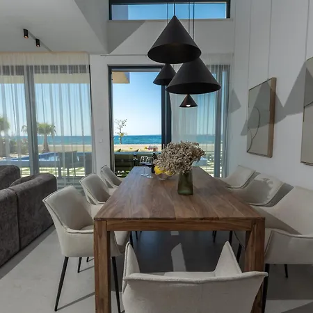 Adria - Seafront D Villa *
