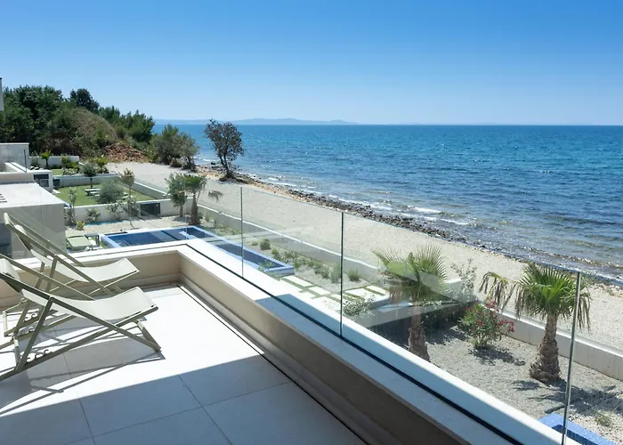 Adria Seafront D Private Pool וילה *