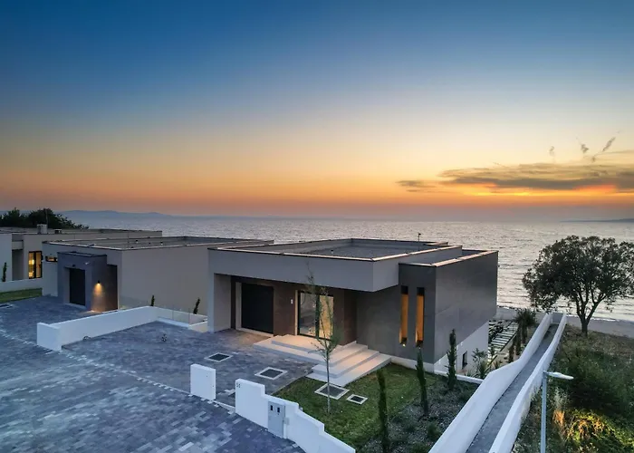 Adria Seafront D Private Pool וילה *